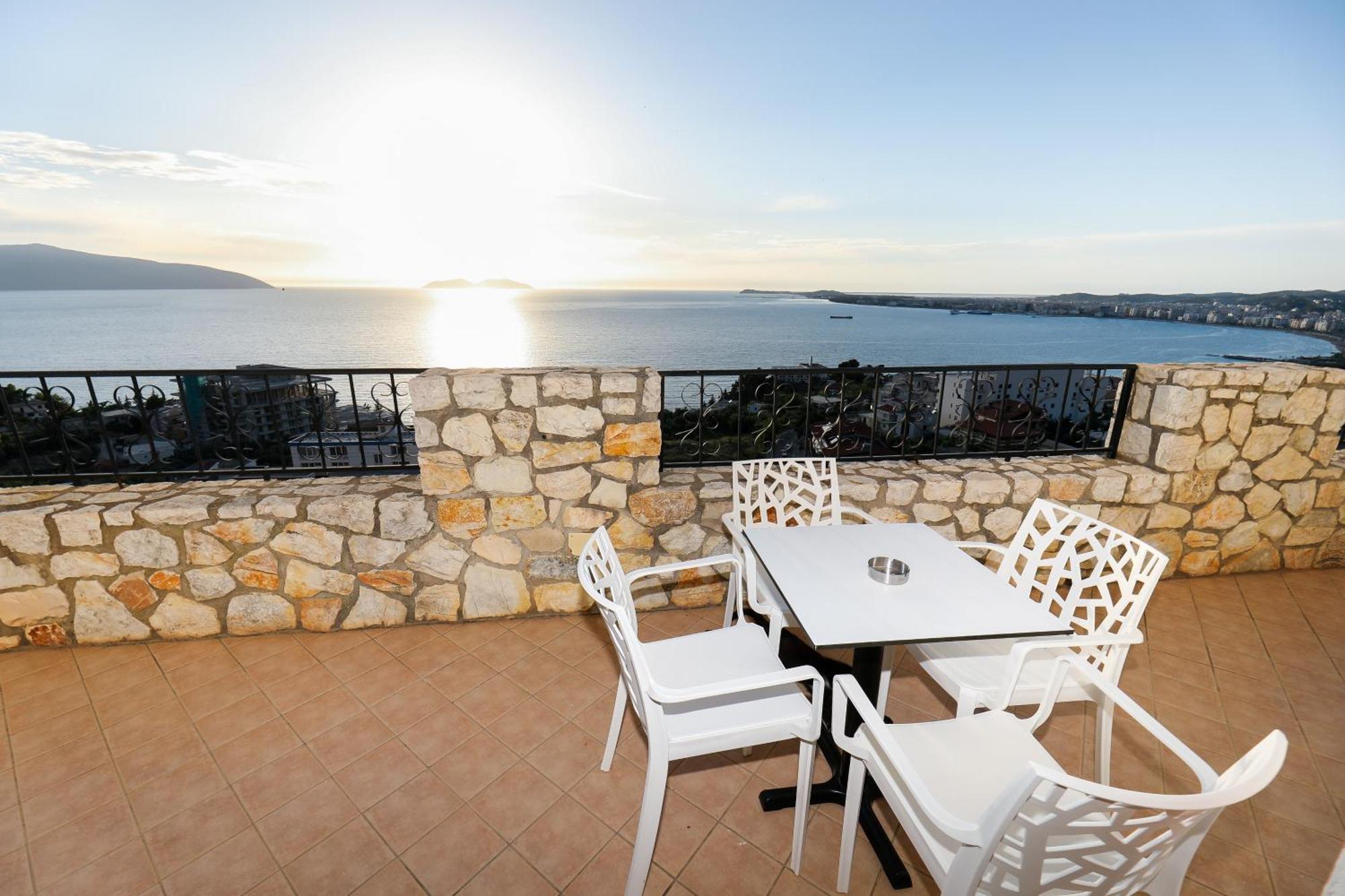 Vila Dena Vlorë Exteriör bild