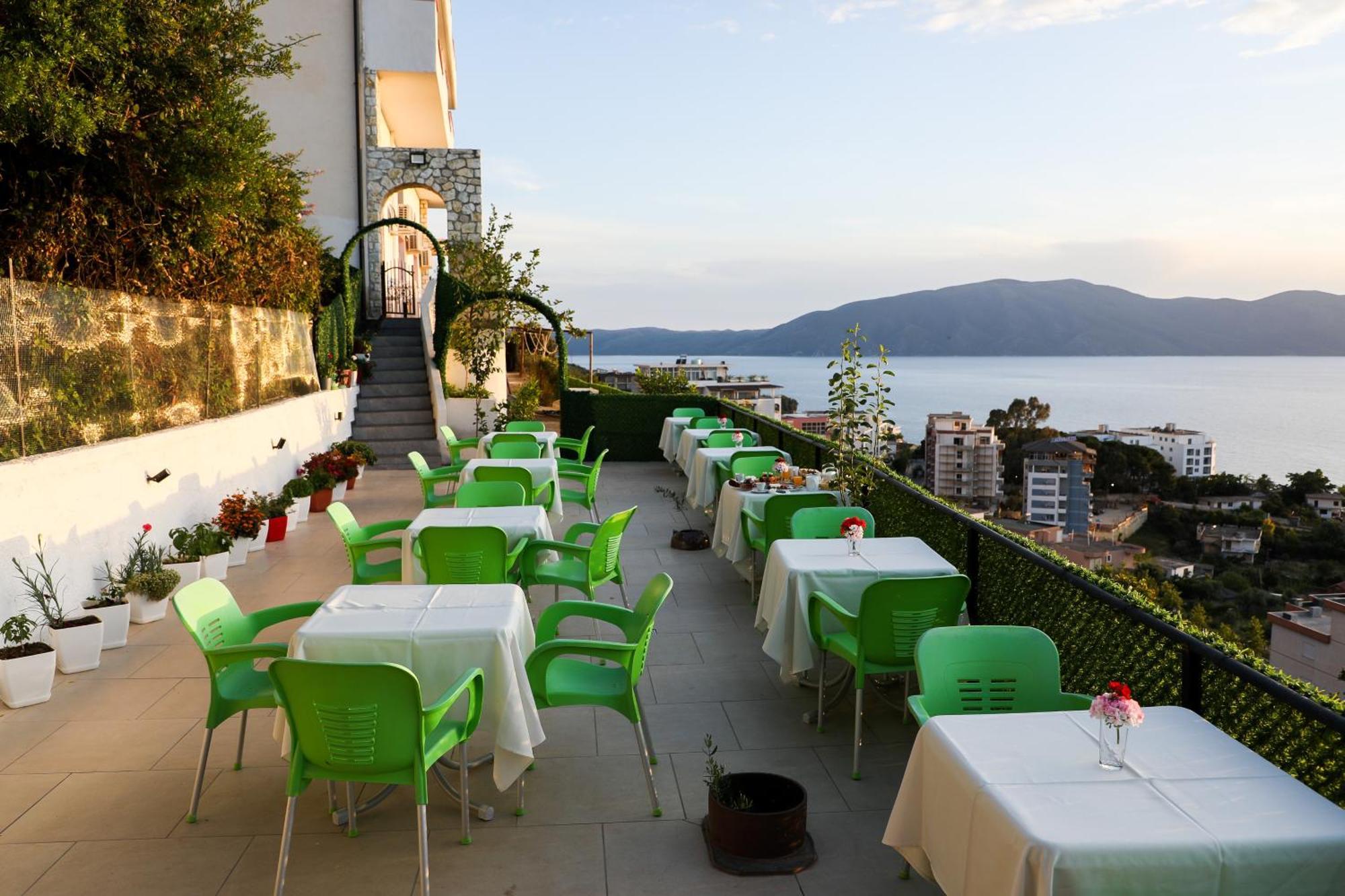 Vila Dena Vlorë Exteriör bild