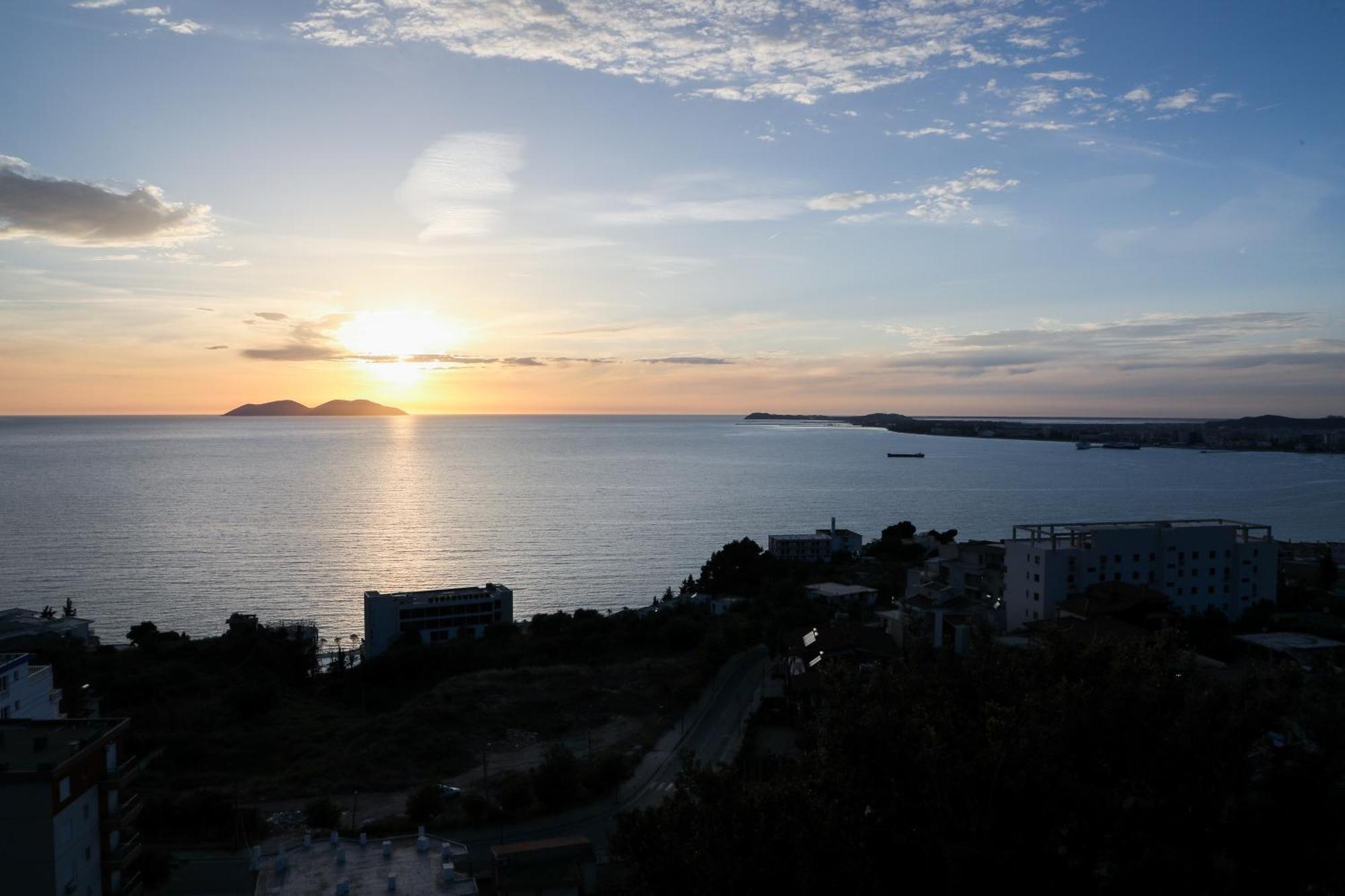 Vila Dena Vlorë Exteriör bild