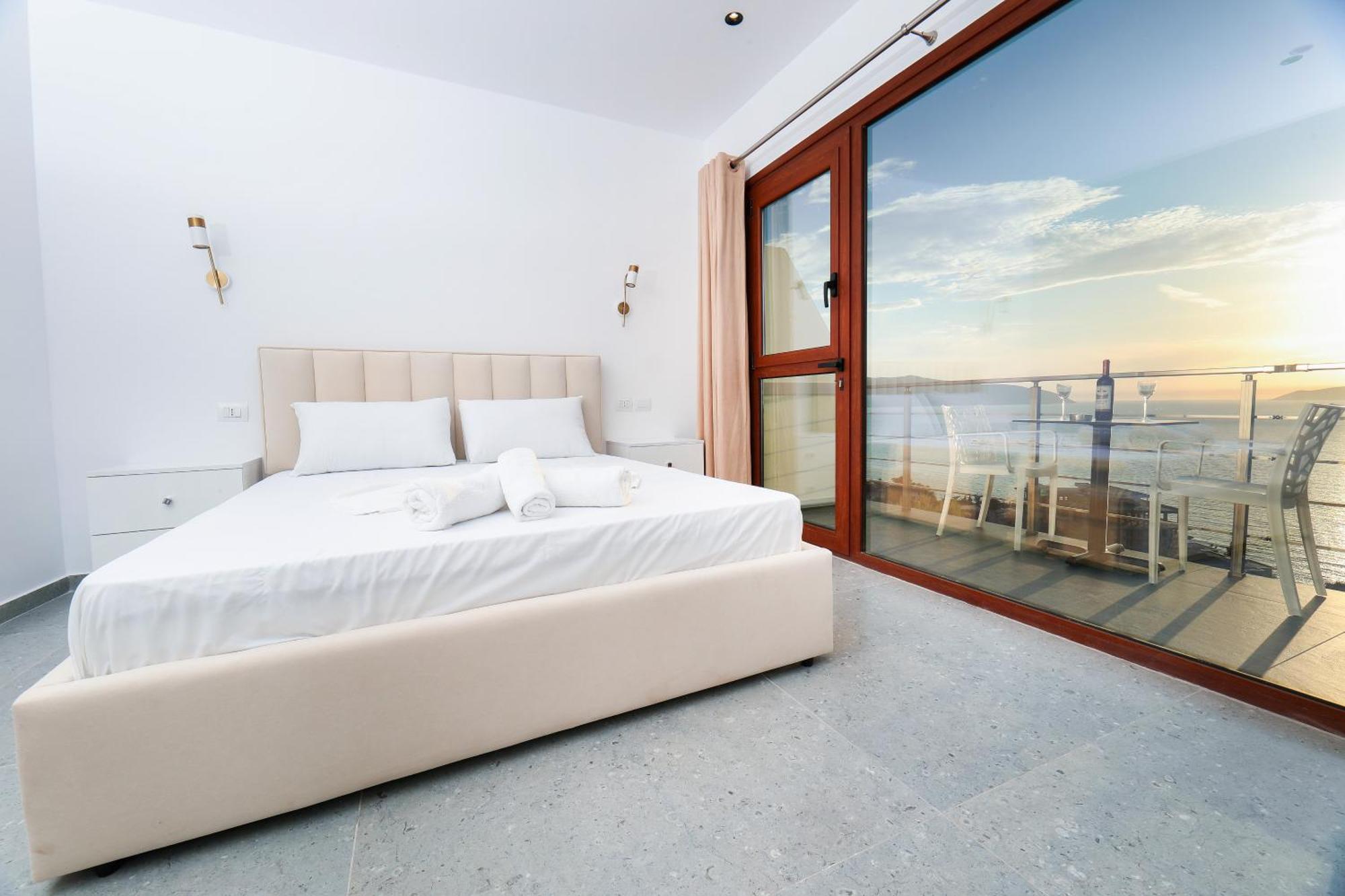 Vila Dena Vlorë Exteriör bild