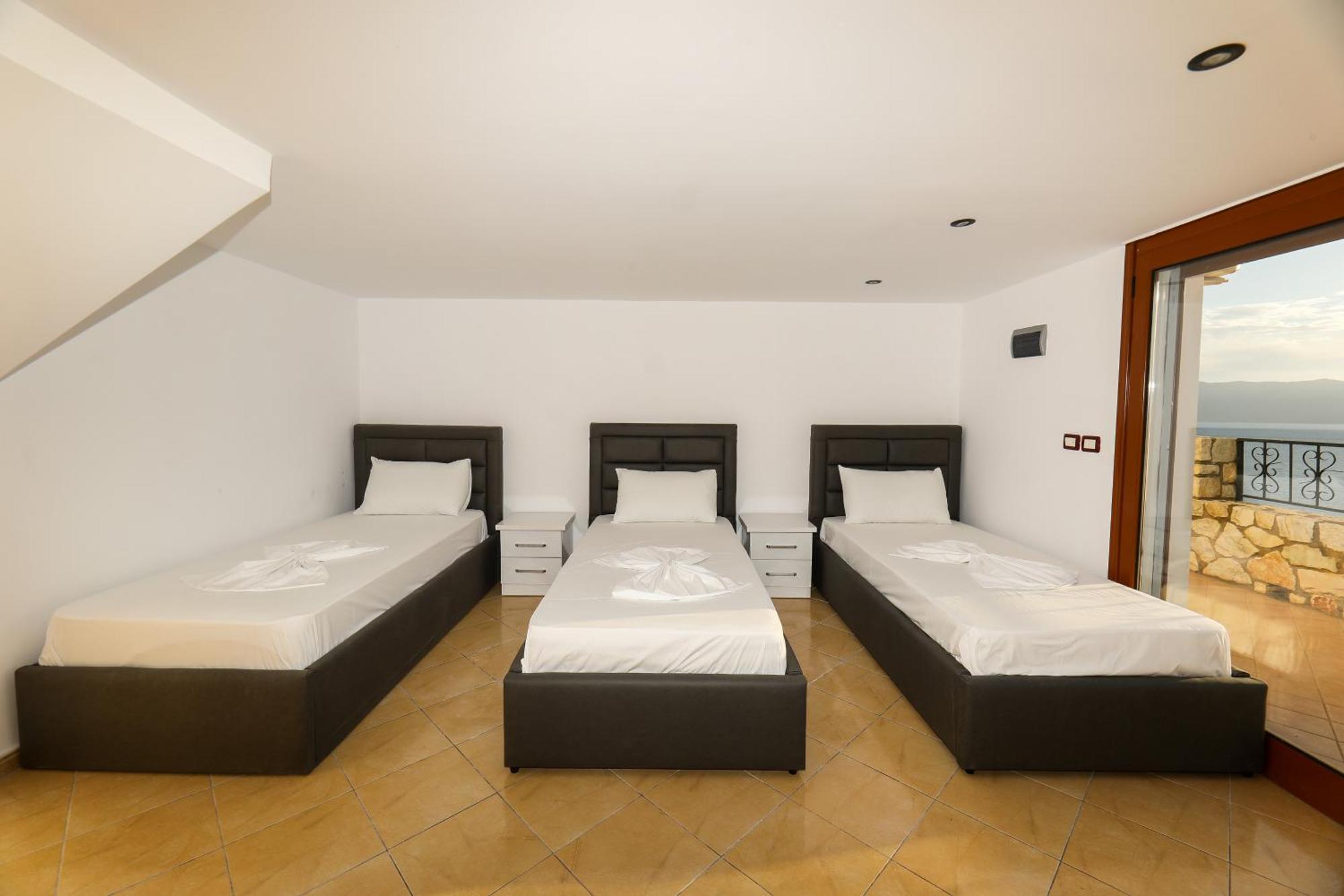Vila Dena Vlorë Exteriör bild