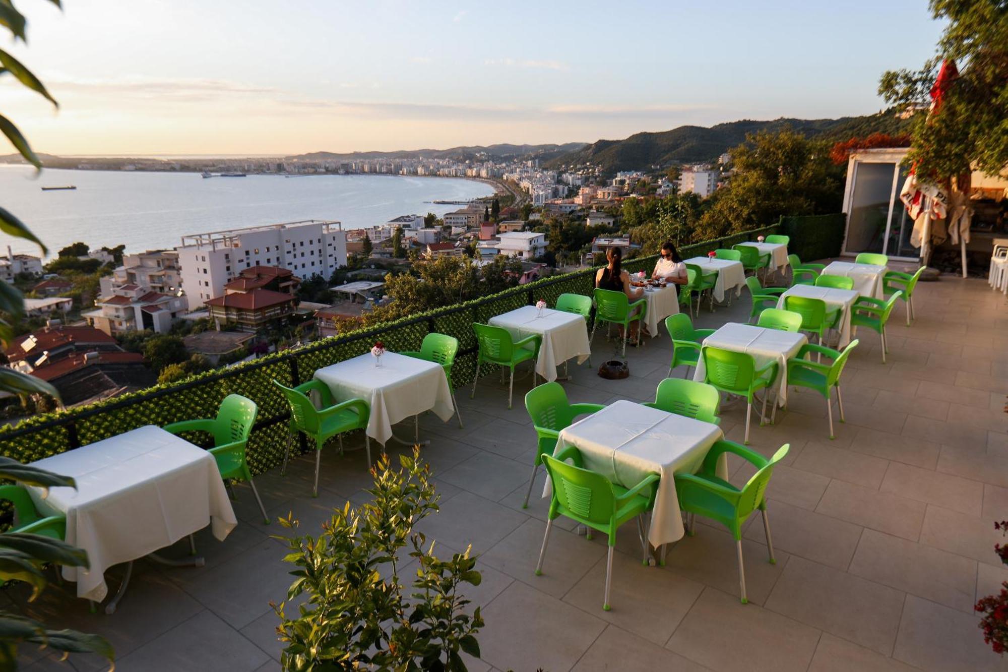 Vila Dena Vlorë Exteriör bild