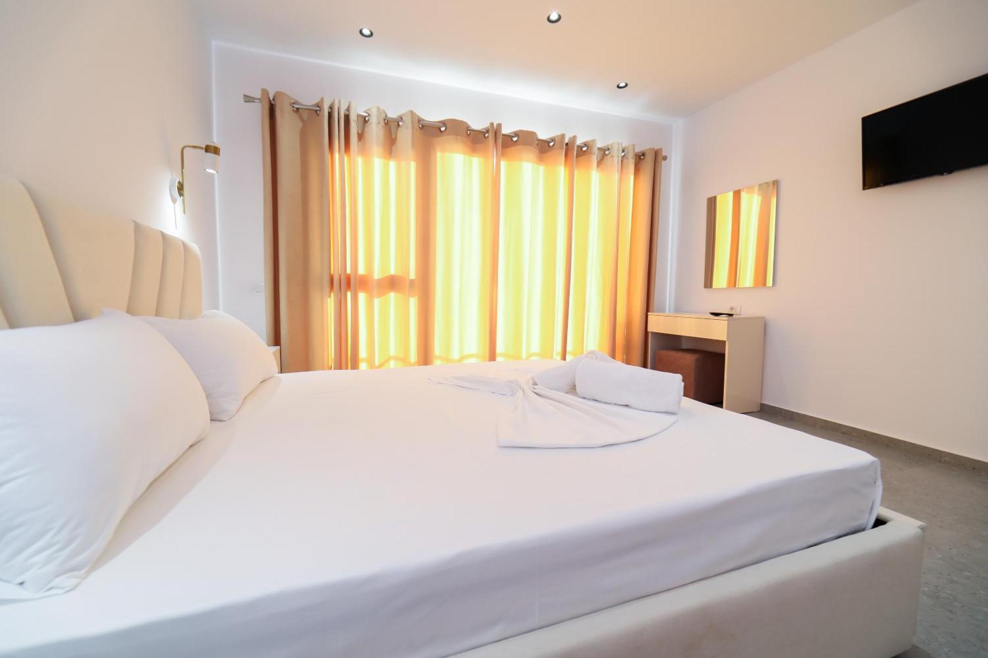 Vila Dena Vlorë Exteriör bild