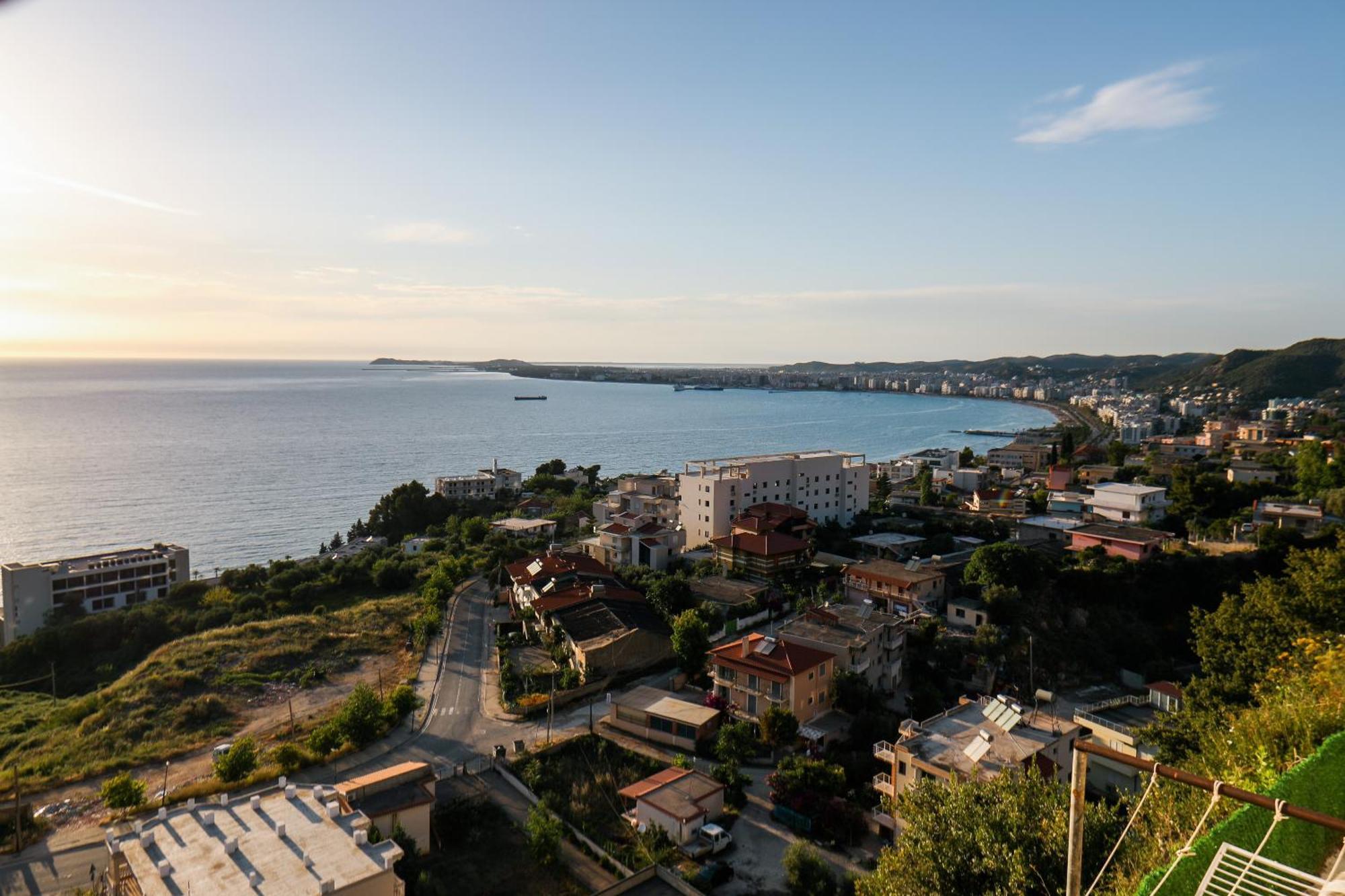 Vila Dena Vlorë Exteriör bild